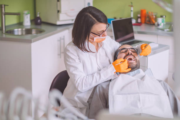 Best Emergency Dental Extractions in Teaticket, MA